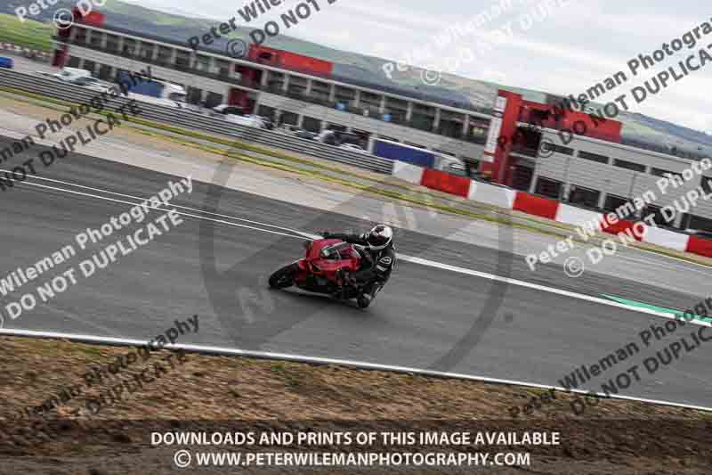 cadwell no limits trackday;cadwell park;cadwell park photographs;cadwell trackday photographs;enduro digital images;event digital images;eventdigitalimages;navarra;no limits trackdays;peter wileman photography;racing digital images;trackday digital images;trackday photos